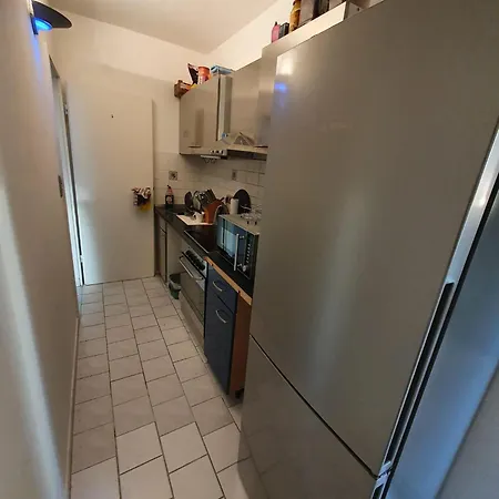 Charming In A Location With Perfect Connectivity Δωμάτια σε οικογενειακή κατοικία Μόναχο