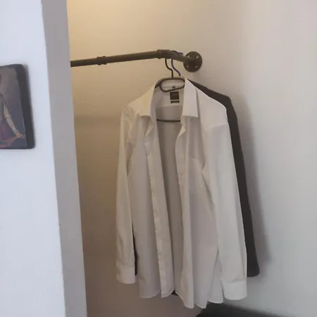 Charming In A Location With Perfect Connectivity Δωμάτια σε οικογενειακή κατοικία *