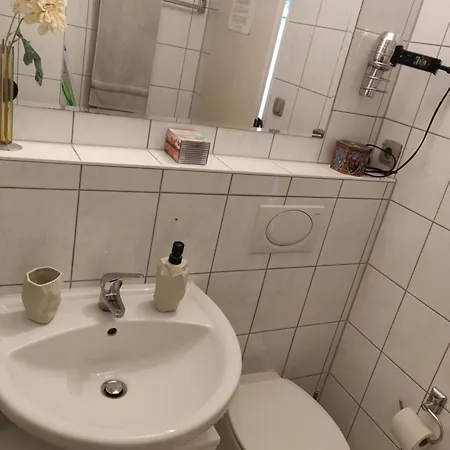 Homestay Charming In A Location With Perfect Connectivity *
